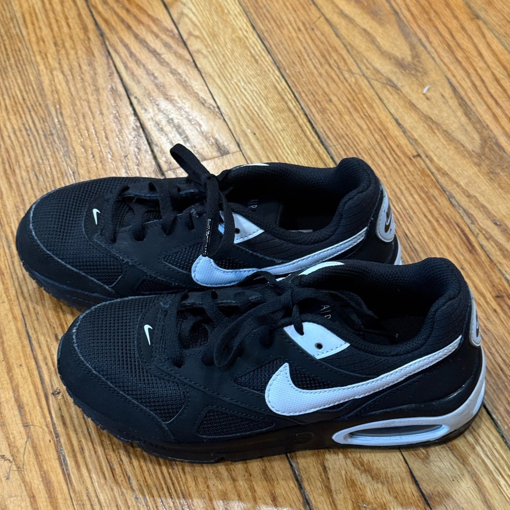 Nike Kids AirMax Sneakers. Size 2